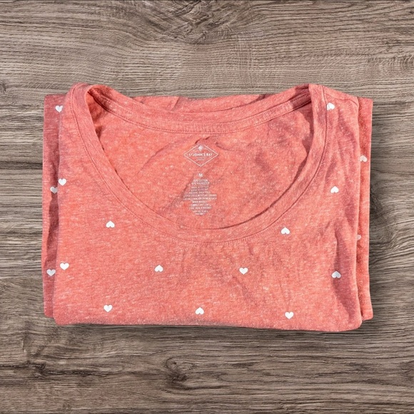 St. John's Bay Coral Classic Short Sleeve Tee with White Hearts Size Medium - Picture 2 of 4